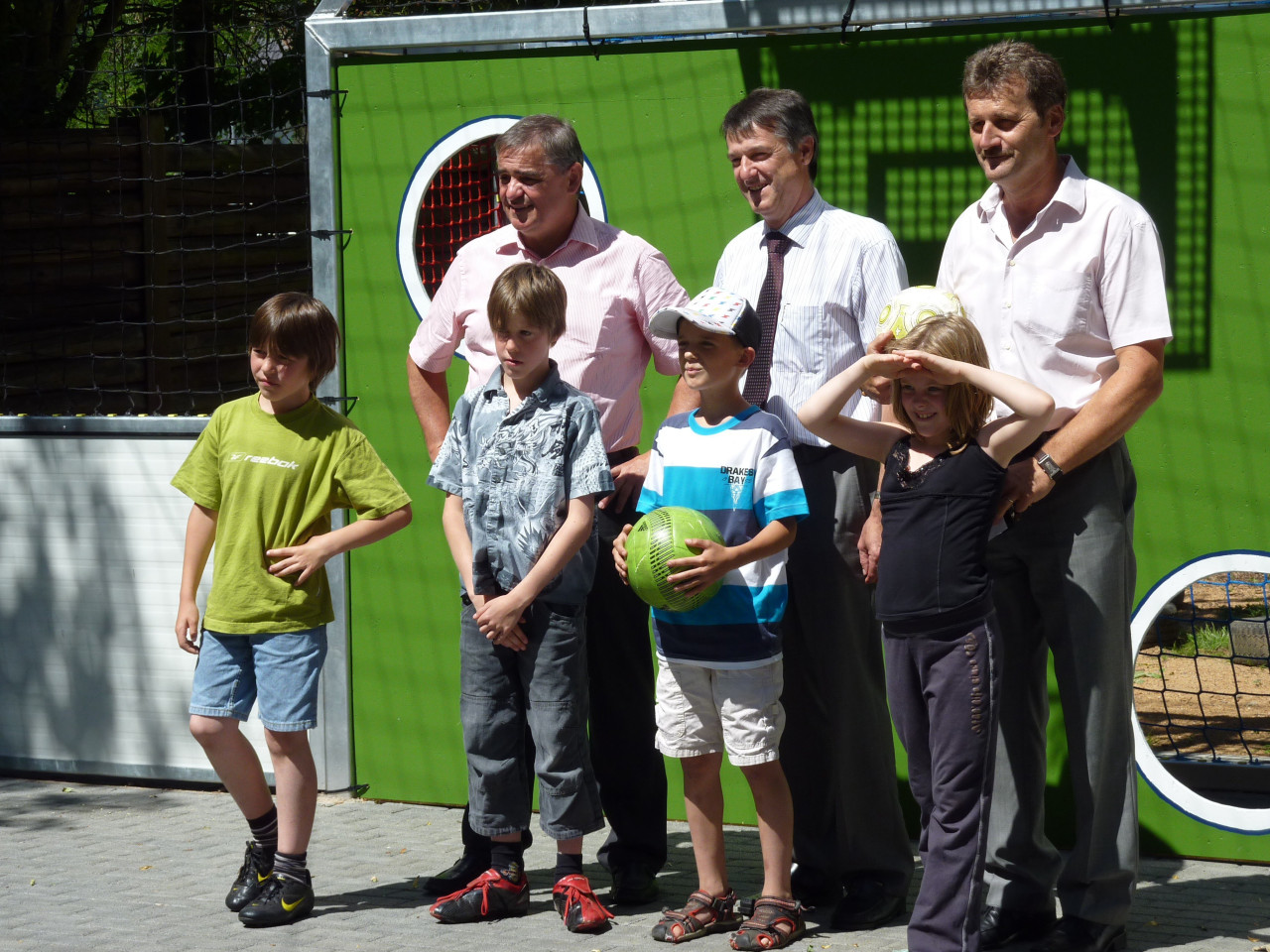 Viel Spaß hatten die Kinder beim gemeinsamen Torwandschießen.